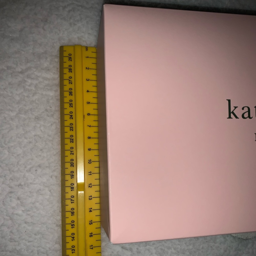 Kate Spade Gift Box - Picture 6 of 10